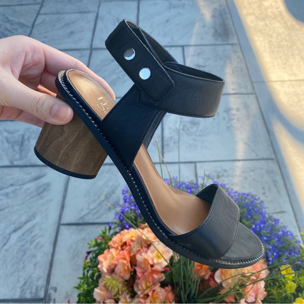 Franco Sarto | Black Leather Heeled Sandal ❤️